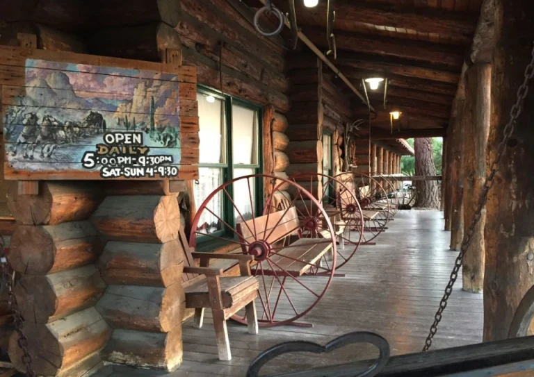 AJ Spurs Saloon & Dining Hal